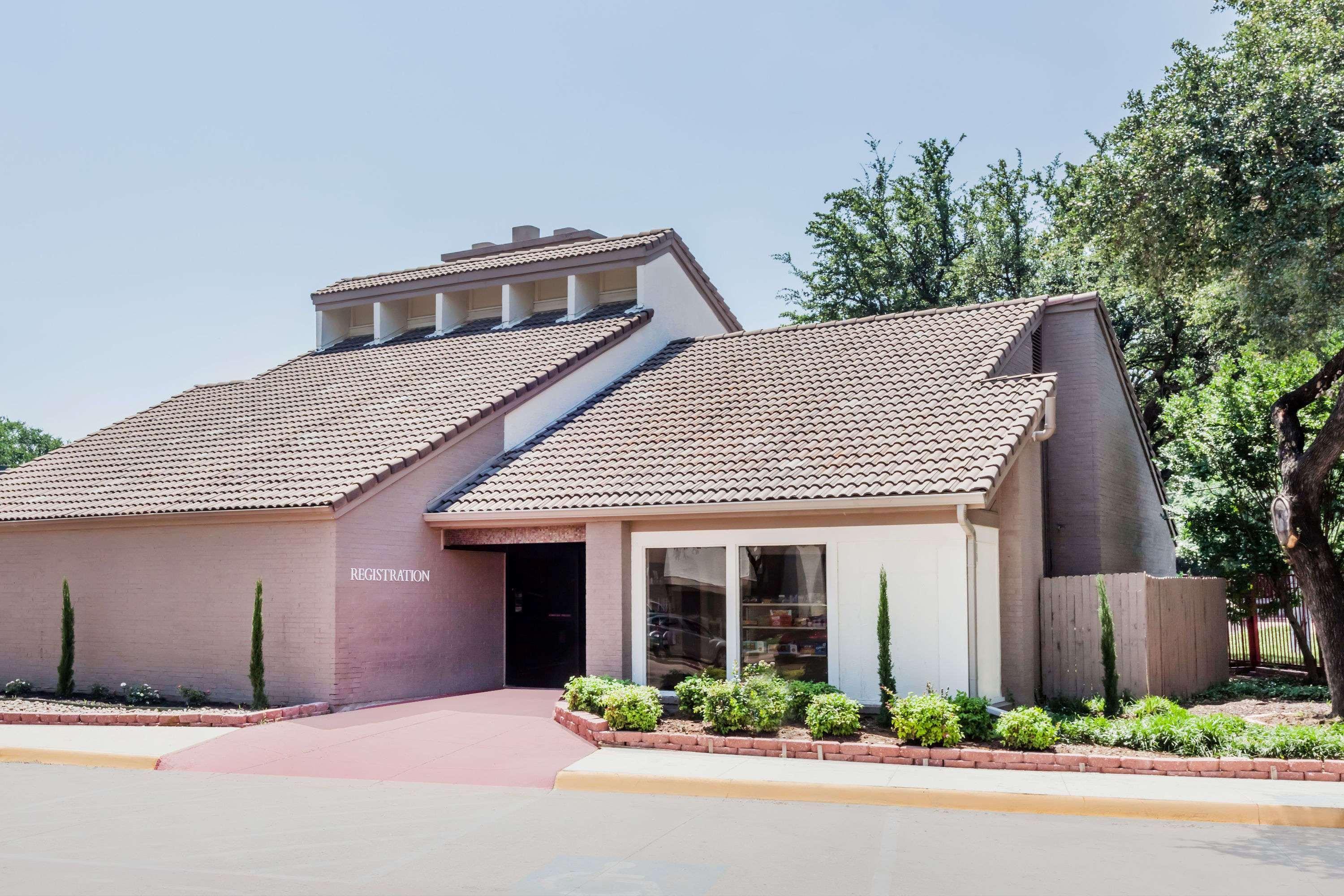 Hawthorn Suites Dallas Love Field Ngoại thất bức ảnh